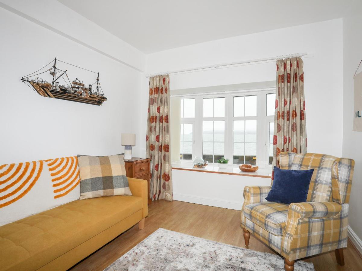 2 The Coach House Apartment Pentraeth Exterior photo